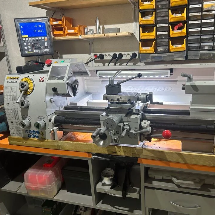 Zdjęcie warsztatu obróbki metali